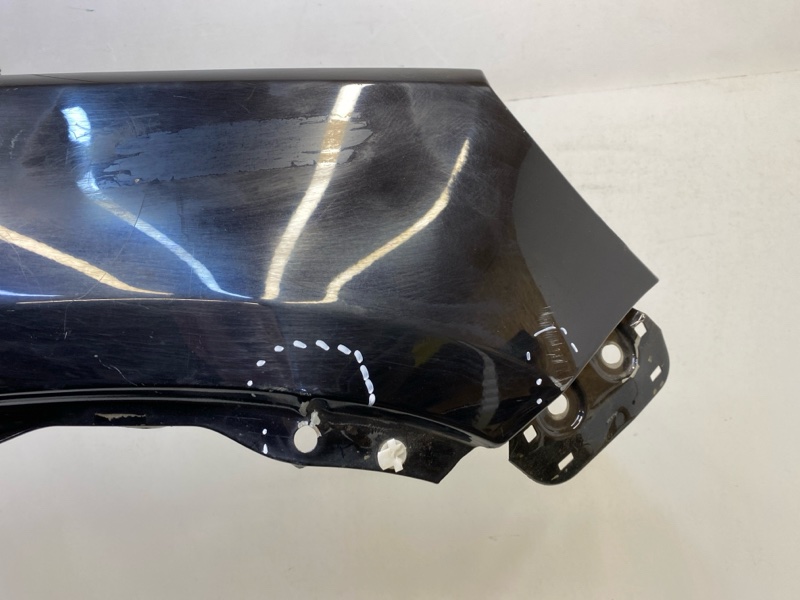 Крыло переднее правое