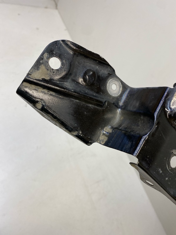 Крыло переднее правое