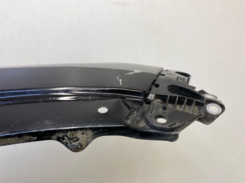 Крыло переднее правое