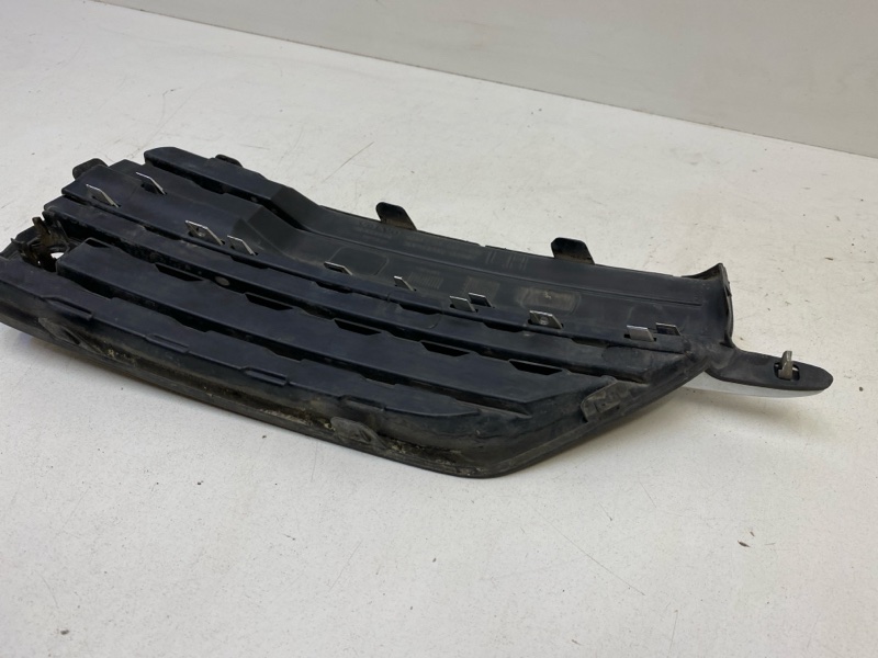 Накладка переднего бампера левая