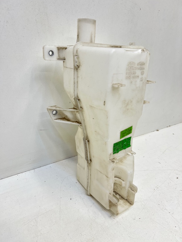 Бачок омывателя лобового стекла