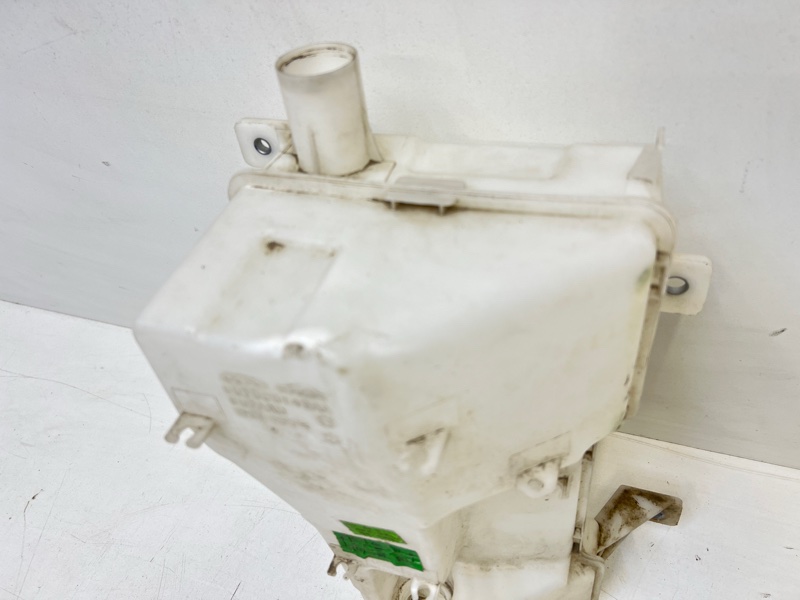 Бачок омывателя лобового стекла