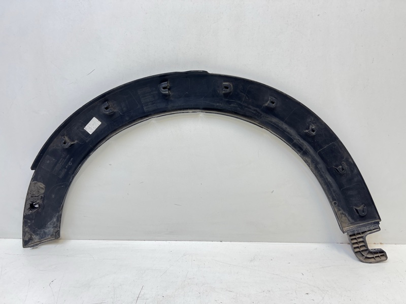 Накладка переднего крыла правого