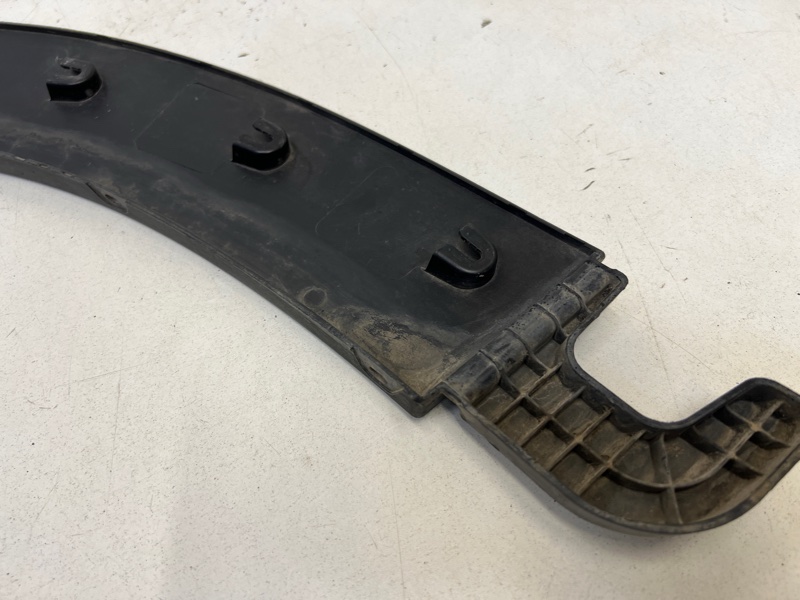 Накладка переднего крыла правого