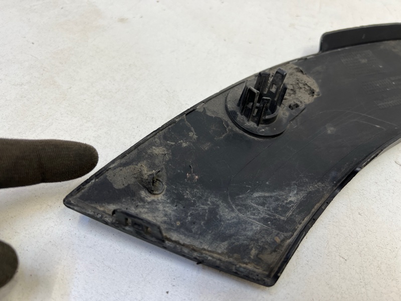 Накладка переднего крыла правого