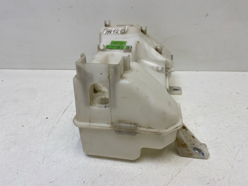 Бачок омывателя лобового стекла