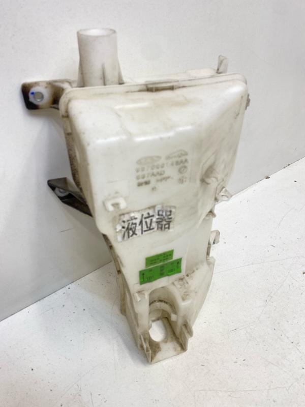 Бачок омывателя лобового стекла