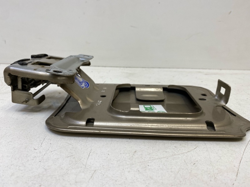 Лючок бензобака