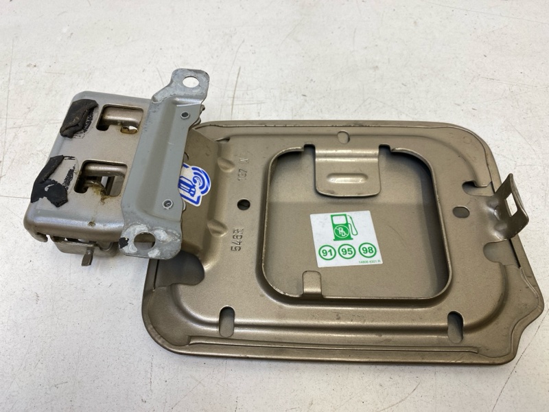 Лючок бензобака