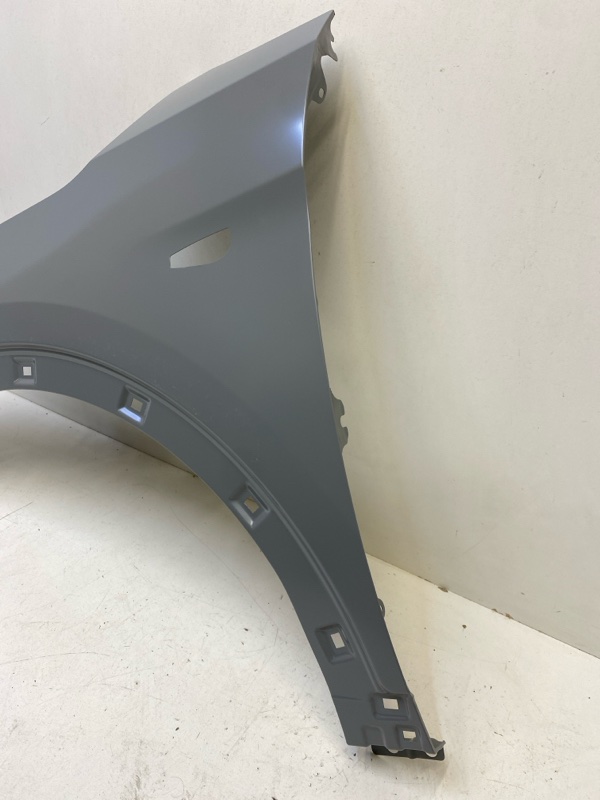 Крыло переднее левое