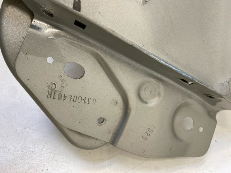 Крыло переднее правое