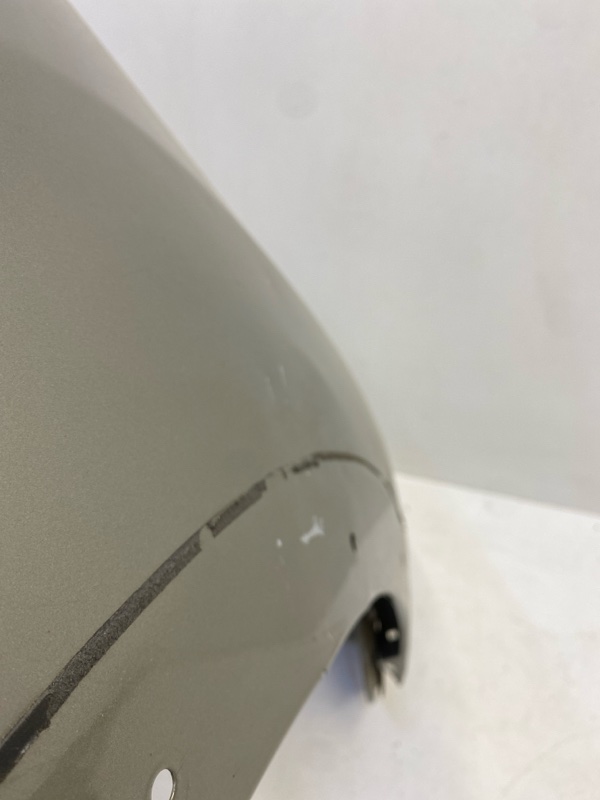 Крыло переднее правое