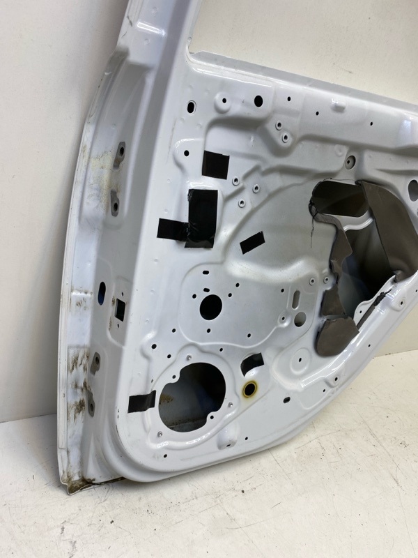 Дверь задняя правая