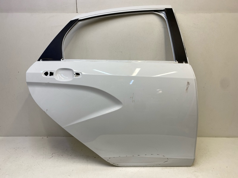 Дверь задняя правая