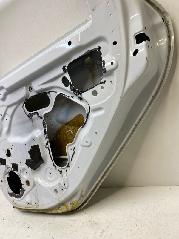 Дверь задняя правая