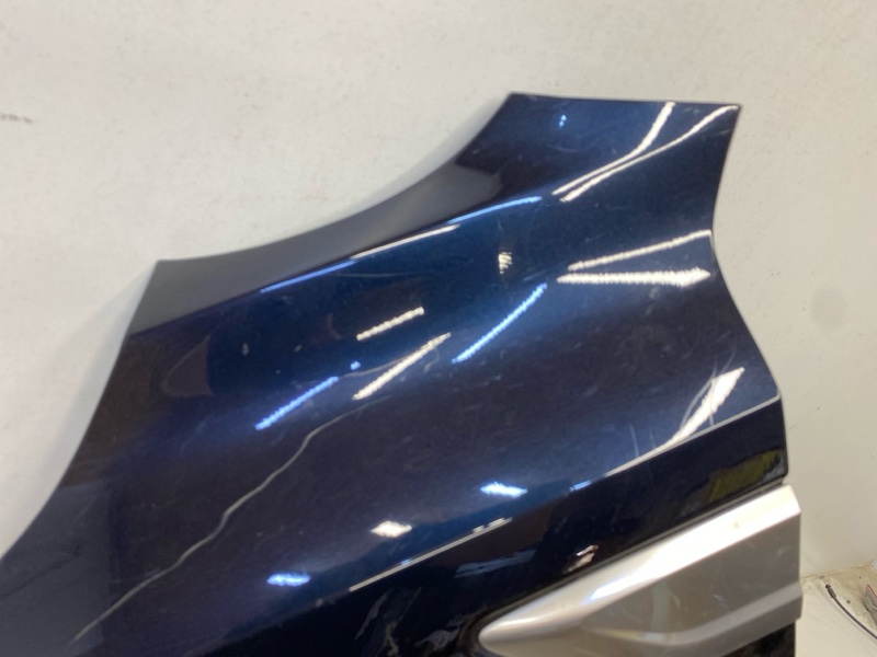 Крыло переднее левое