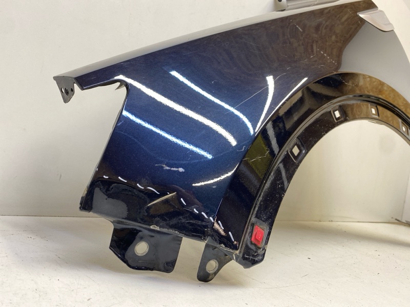 Крыло переднее левое