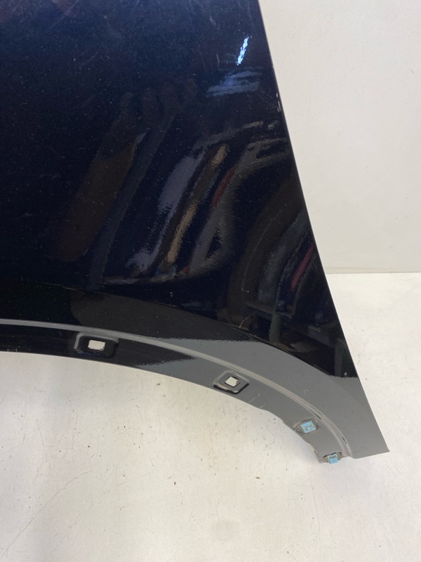 Крыло переднее левое