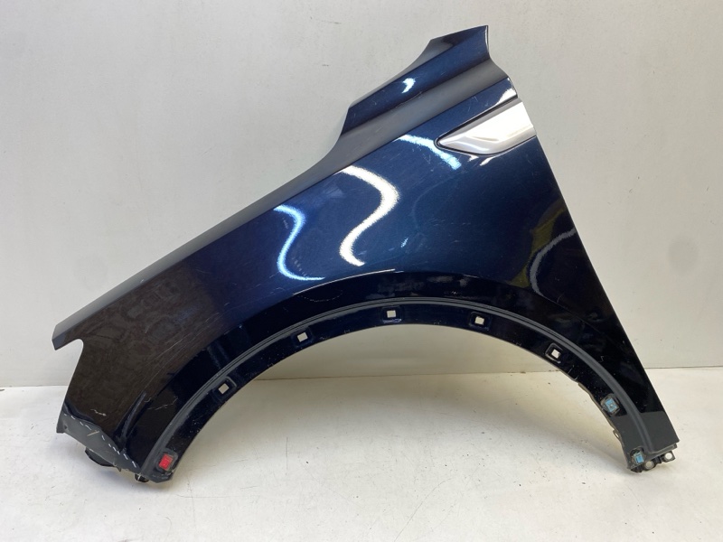 Крыло переднее левое