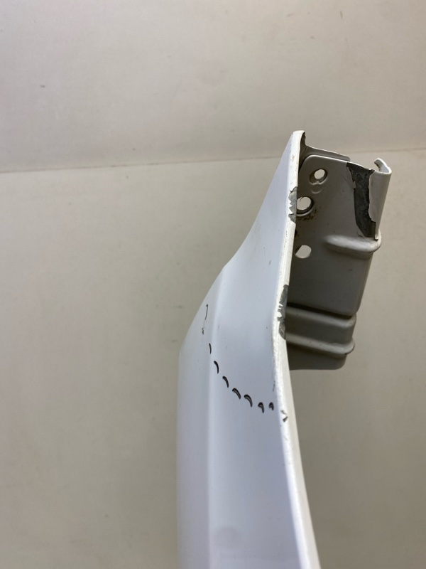 Крыло переднее левое