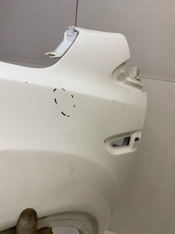 Крыло переднее левое