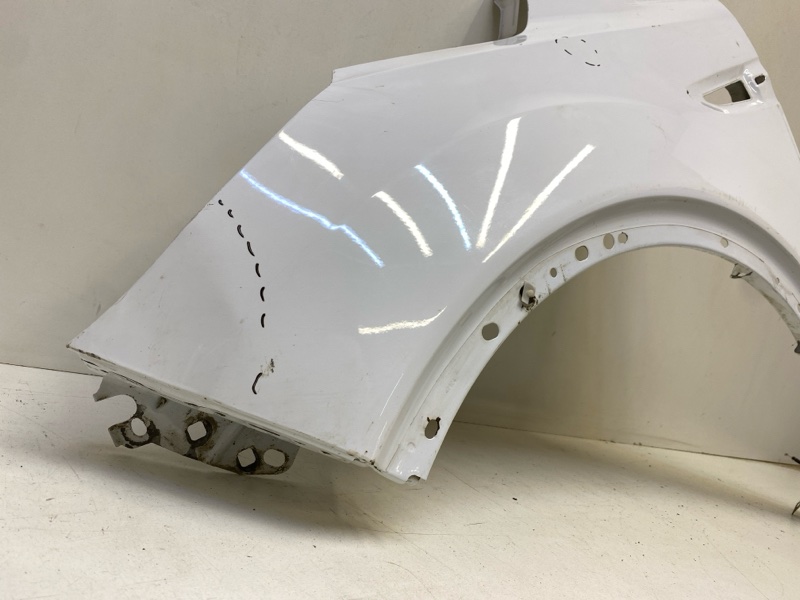 Крыло переднее левое