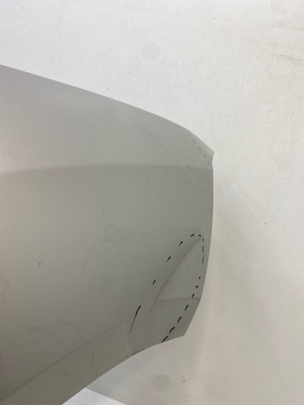 Крыло переднее правое