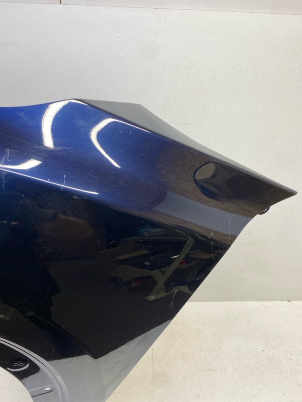 Крыло переднее левое