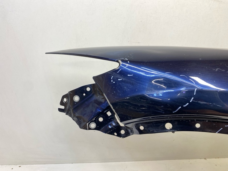 Крыло переднее левое