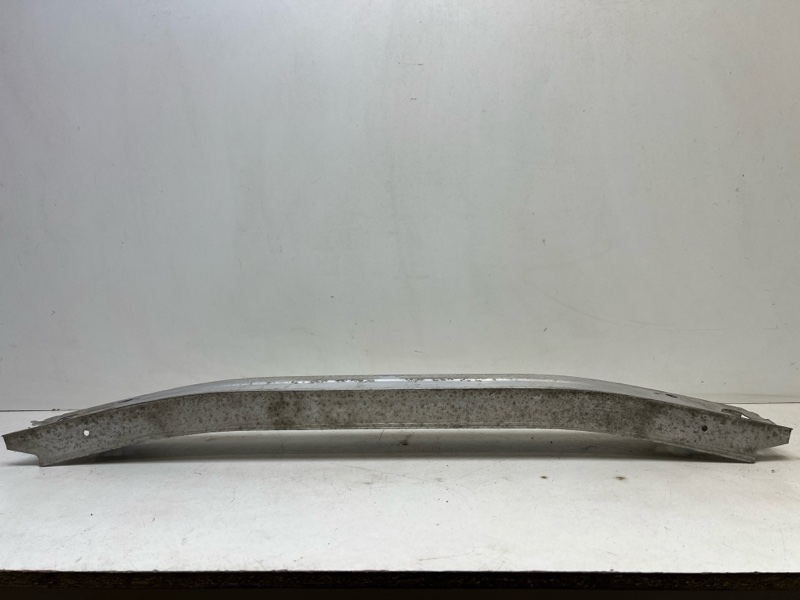 Усилитель переднего бампера