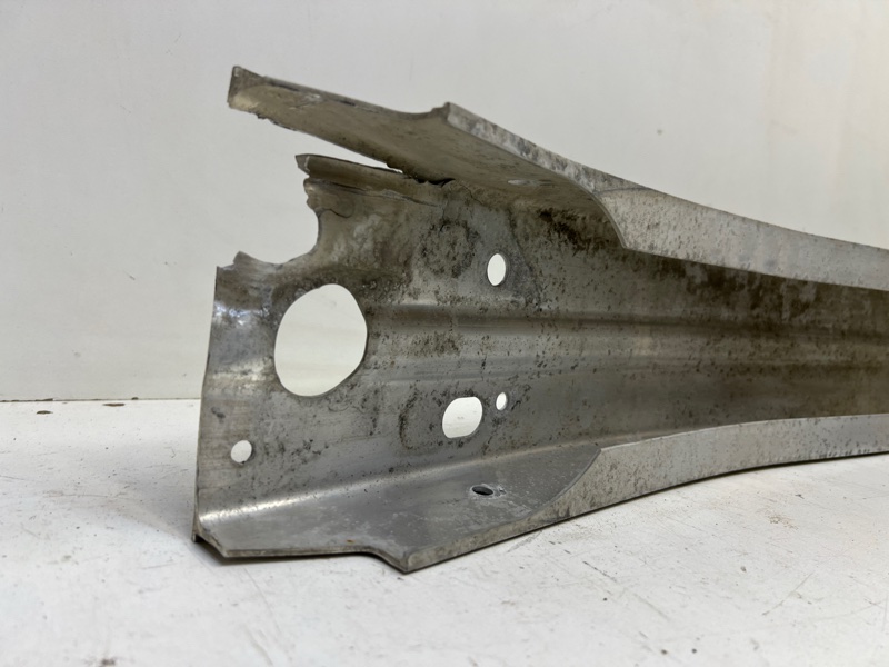 Усилитель переднего бампера