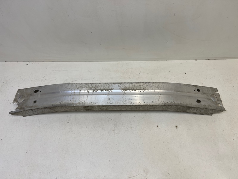 Усилитель переднего бампера