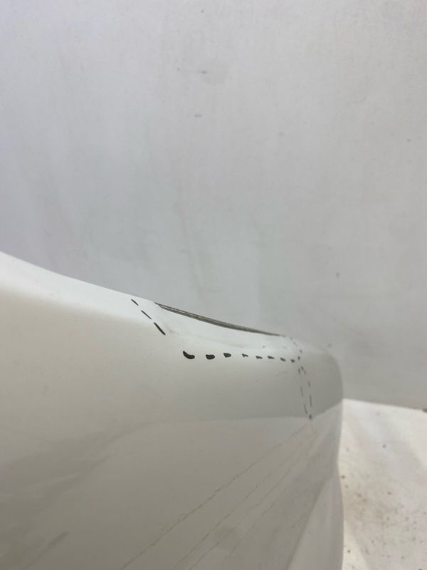 Крыло переднее правое