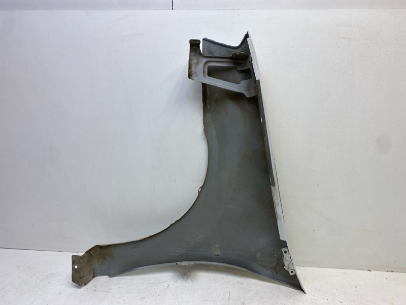 Крыло переднее правое