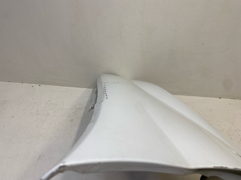 Крыло переднее правое