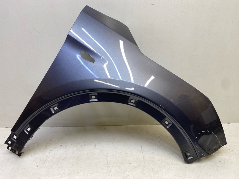 Крыло переднее правое