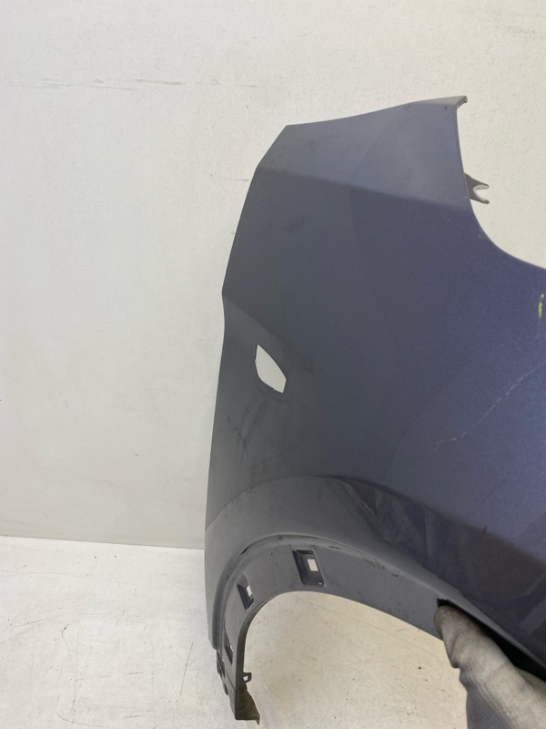 Крыло переднее правое