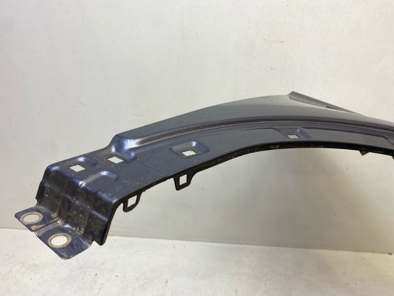 Крыло переднее правое