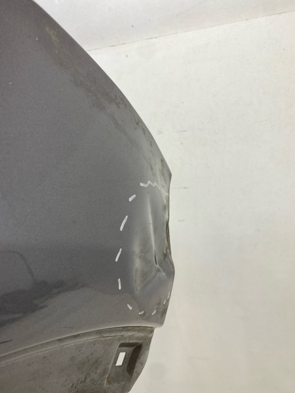 Крыло переднее правое