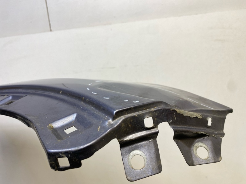 Крыло переднее правое