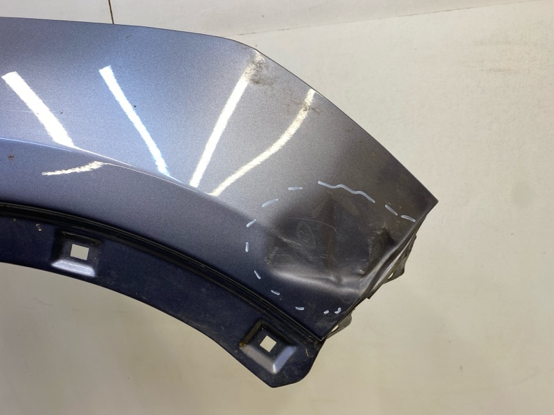 Крыло переднее правое