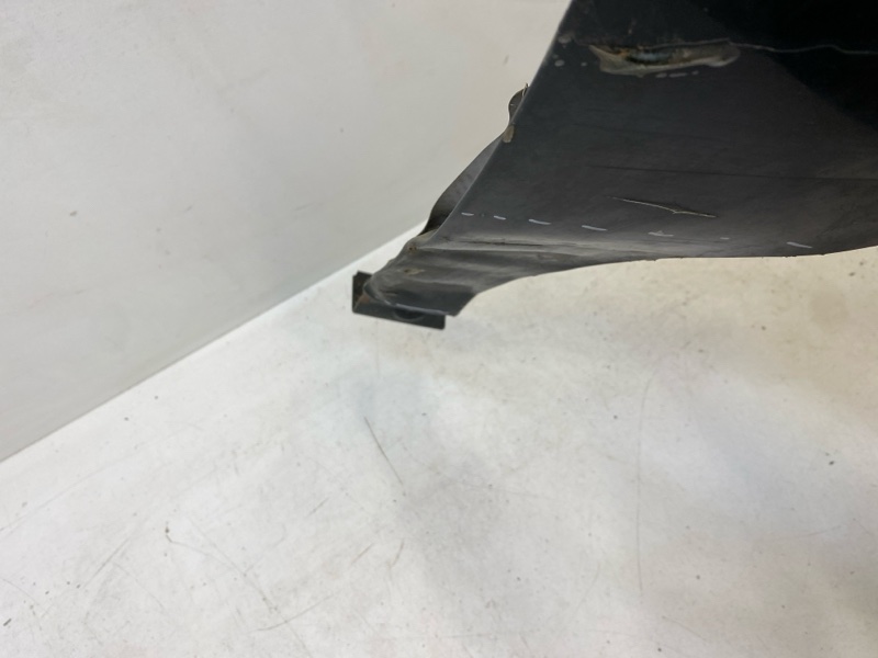 Крыло переднее правое