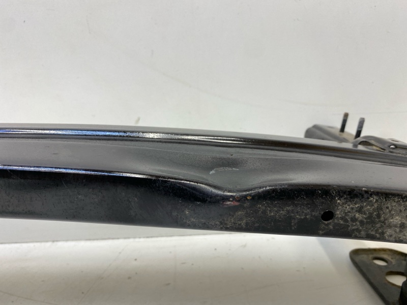 Усилитель переднего бампера