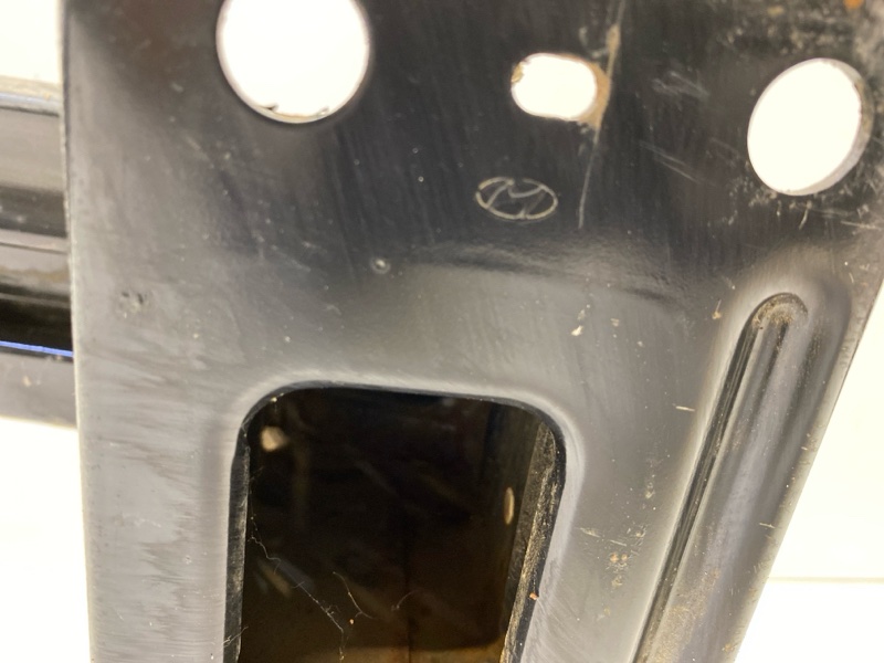 Усилитель переднего бампера