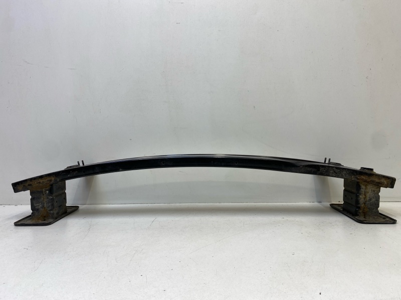 Усилитель переднего бампера