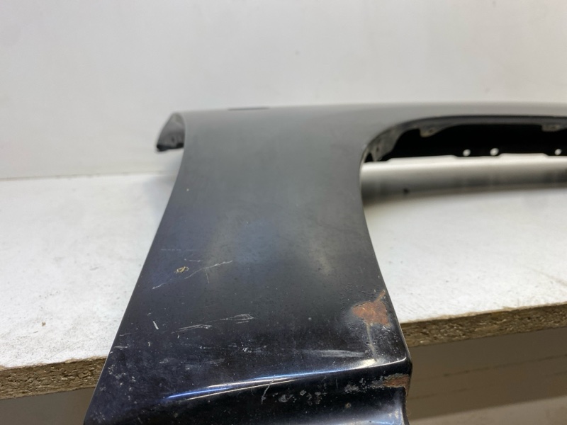 Крыло переднее правое