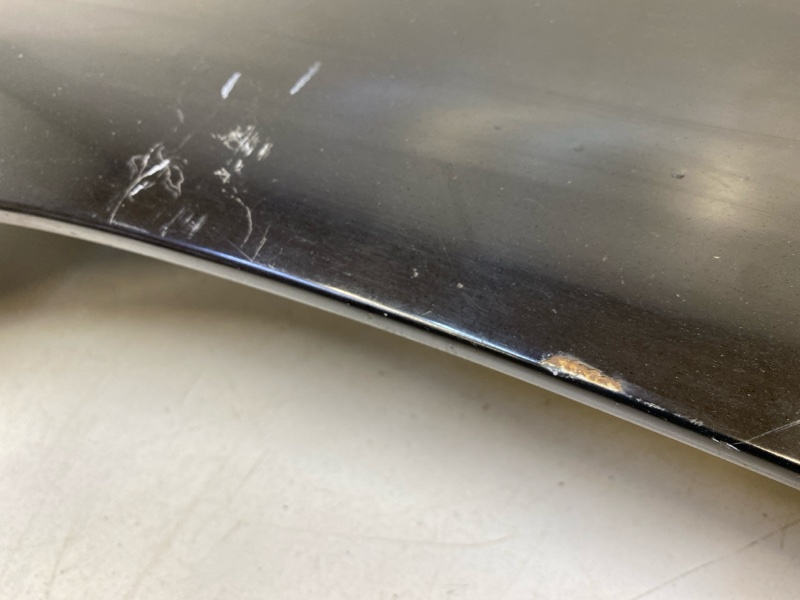 Крыло переднее правое