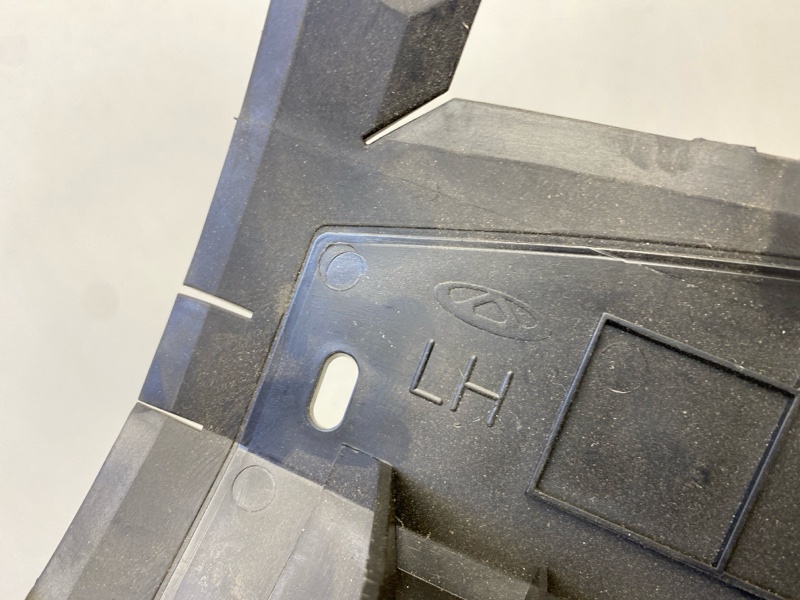 Воздуховод радиатора левый