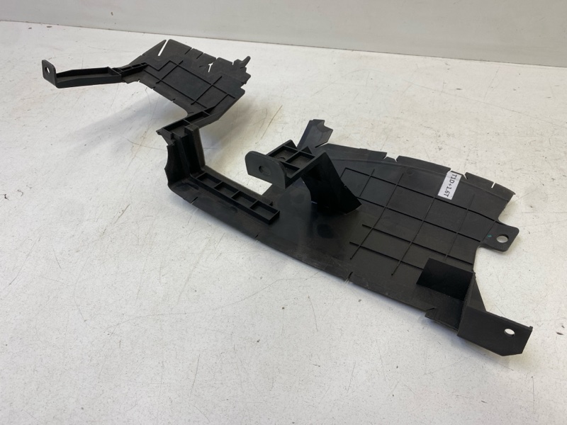 Воздуховод радиатора левый