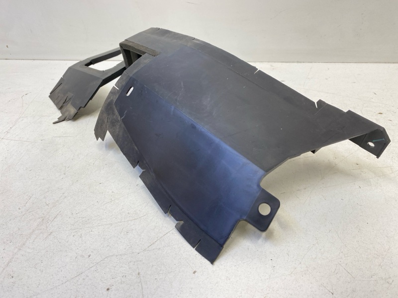 Воздуховод радиатора левый